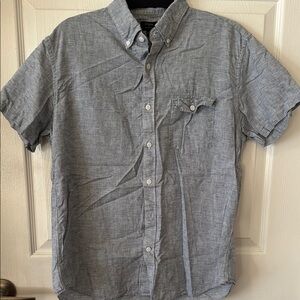 Men's blue chambray Button-Up Shirt